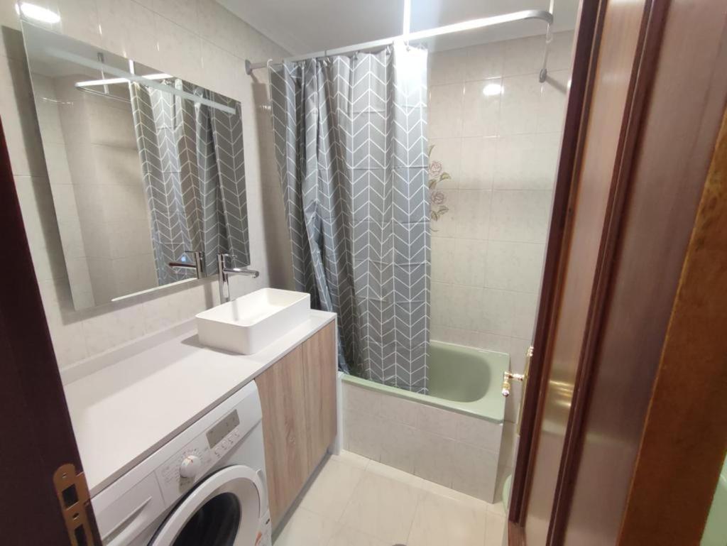 Apartamentos Demar Luis Casais O Grove Quarto foto