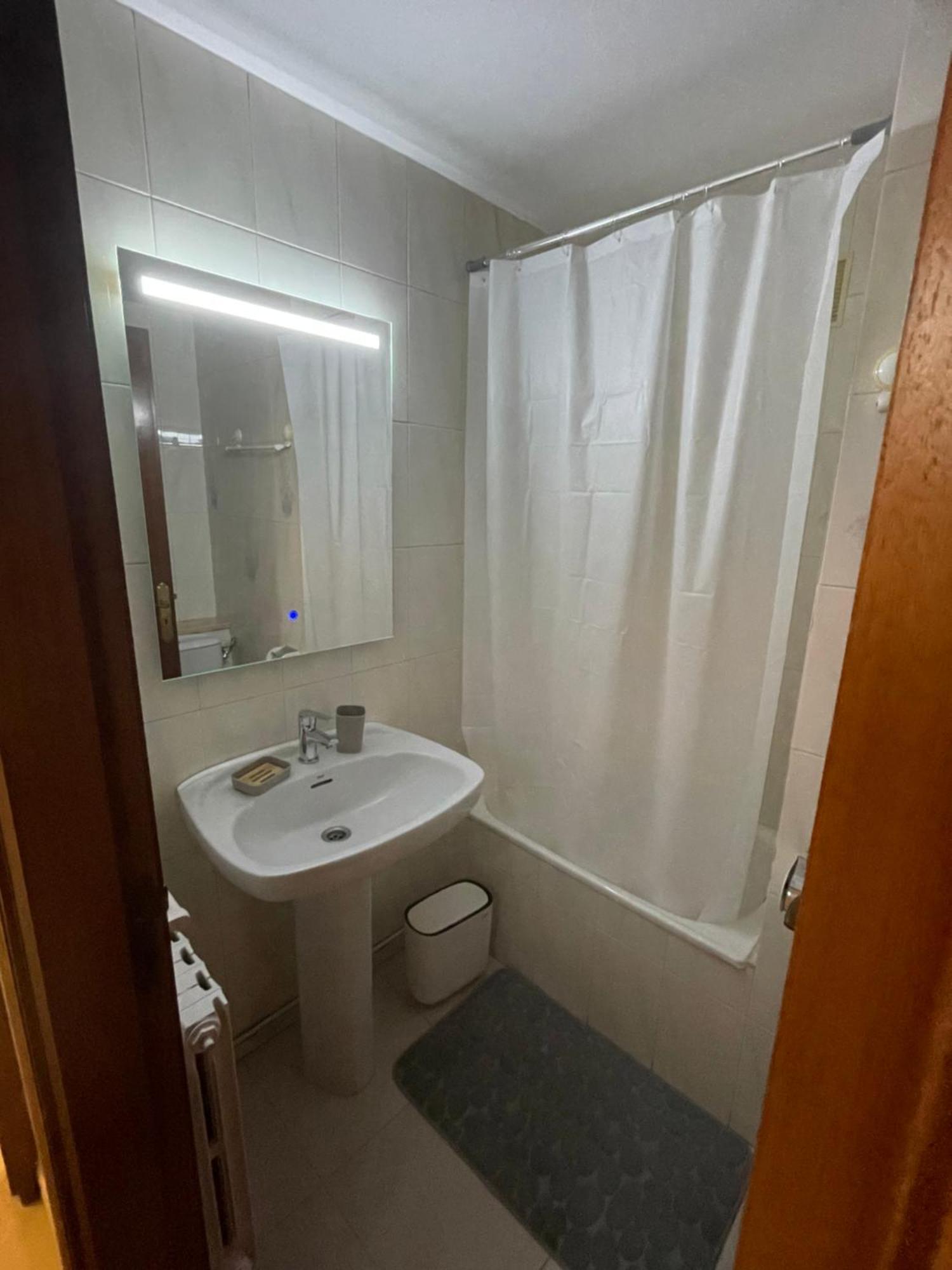 Apartamentos Demar Luis Casais O Grove Quarto foto